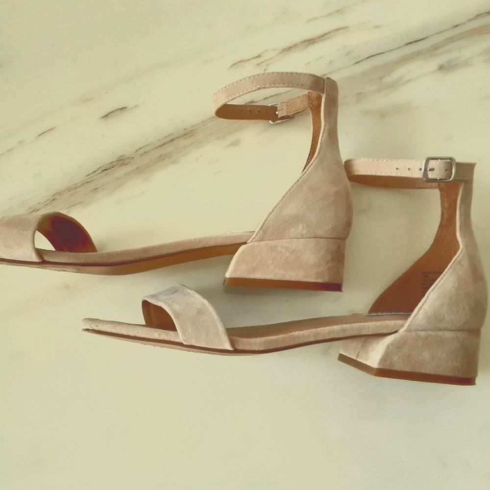 STEVE MADDEN IRENNE SUEDE BLOCK HEEL ANKLE SANDAL SZ 10 - Picture 4 of 8